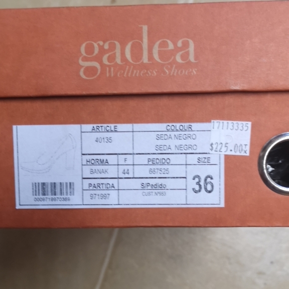 Shoes - Pumps - Picture 2 of 5